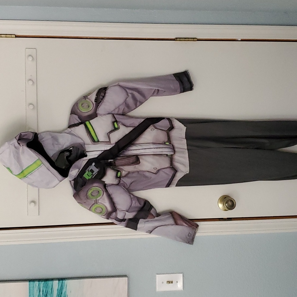 BOYS LARGE 10/12 DRIVER COSTUME WITH VELCRO ENCLOSURE AND BUILT IN HOOD